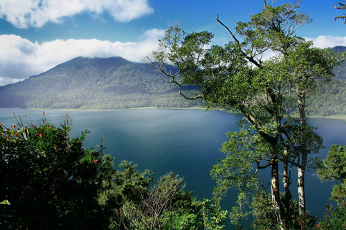 Danau Buyan dan Tamblingan