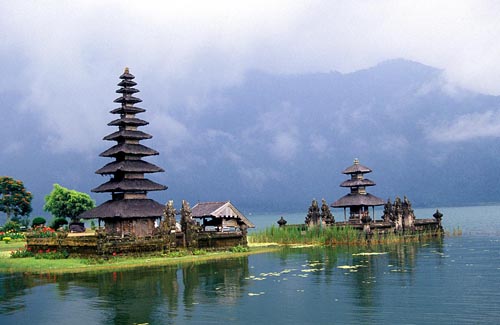 Beratan Lake